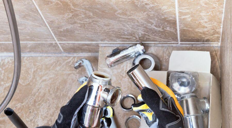Expert Emergency Roof Repairs services in Riverton, IA